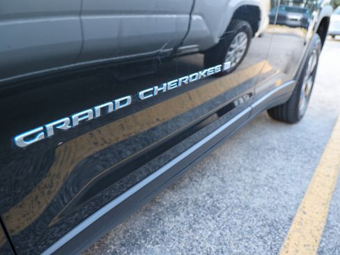 Used 2024 Jeep Grand Cherokee Limited 4xe AWD/4WD image 12