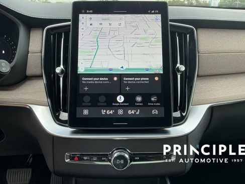Certified 2025 Volvo XC90 B6 Plus AWD/4WD image 16