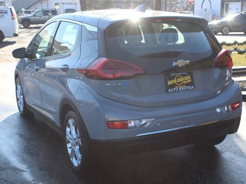 Used 2019 Chevrolet Bolt LT FWD image 2