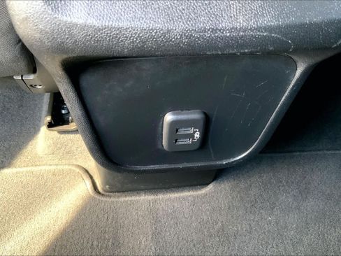 Used 2020 Chevrolet Equinox LT FWD image 36