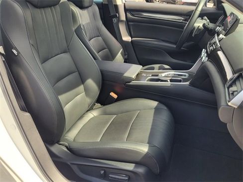 Used 2021 Honda Accord Touring image 18