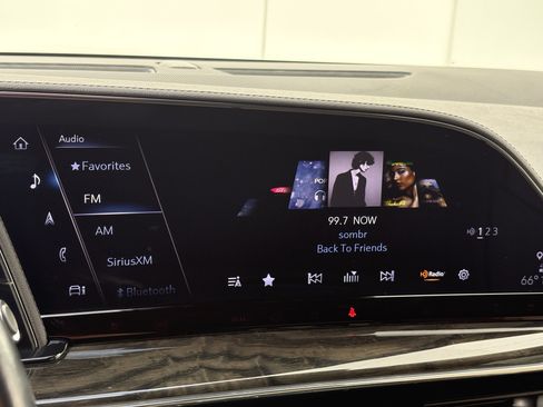 Certified 2024 Cadillac Escalade Premium Luxury image 25