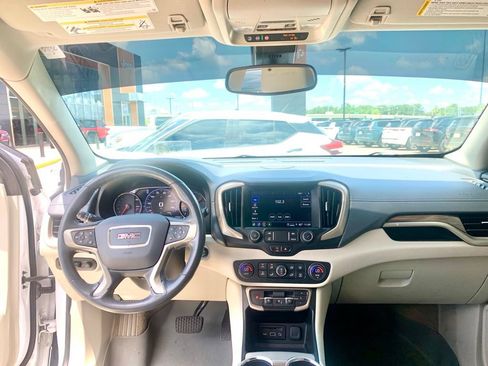 Used 2022 GMC Terrain Denali w/ Denali Premium Package AWD/4WD image 15