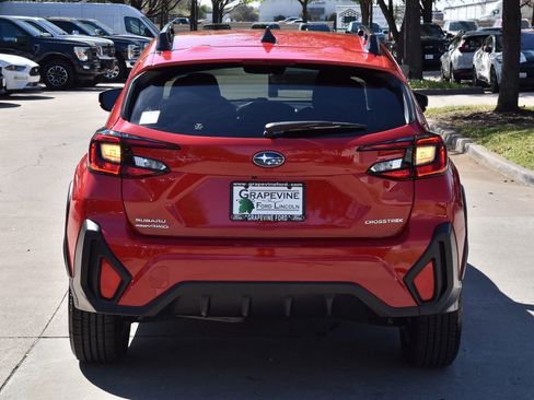Used 2024 Subaru Crosstrek 2.0i Premium w/ Crosstrek Mirror Package image 9