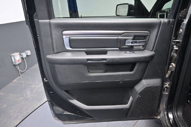 Used 2024 RAM 1500 Warlock AWD/4WD image 31