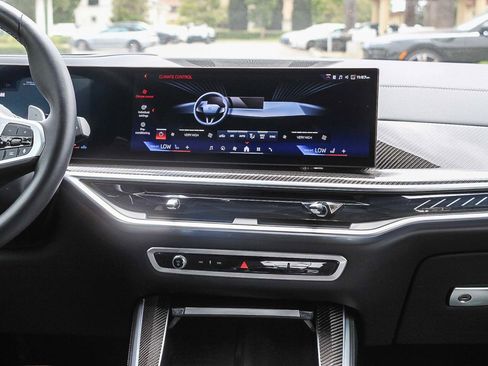 Used 2025 BMW X5 M60i image 13