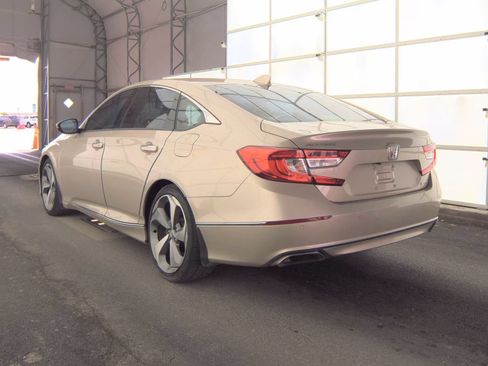 Used 2018 Honda Accord Touring image 8