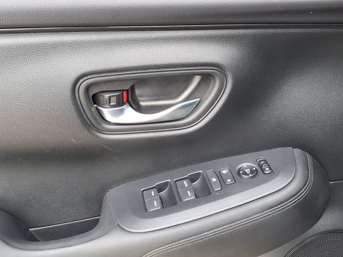 Used 2024 Honda HR-V LX image 31