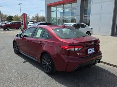 Used 2025 Toyota Corolla SE w/ Convenience Package AWD/4WD image 3