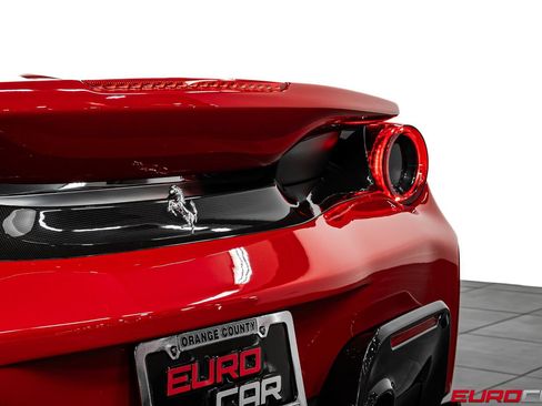 Used 2019 Ferrari 488 Pista Coupe RWD image 26