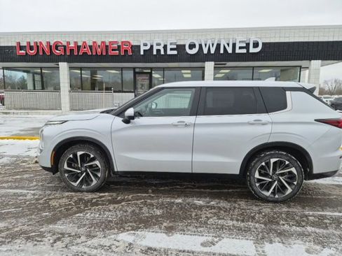 Used 2024 Mitsubishi Outlander SE image 8