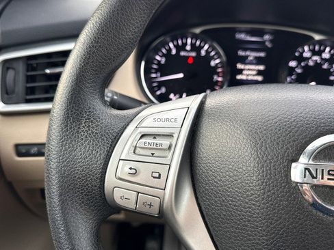 Used 2016 Nissan Rogue SV w/ SV Premium Package image 27