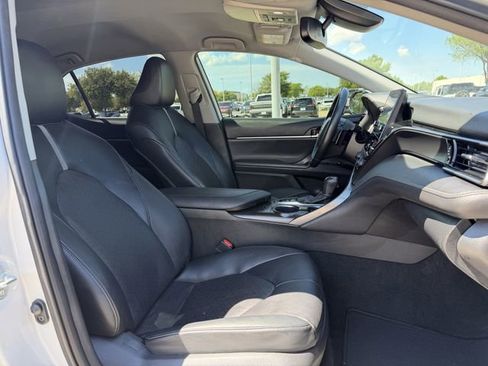 Used 2022 Toyota Camry XSE image 28