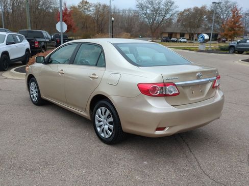 Used 2013 Toyota Corolla LE image 6