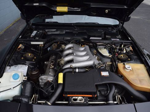 Used 1988 Porsche 944 Turbo RWD image 28
