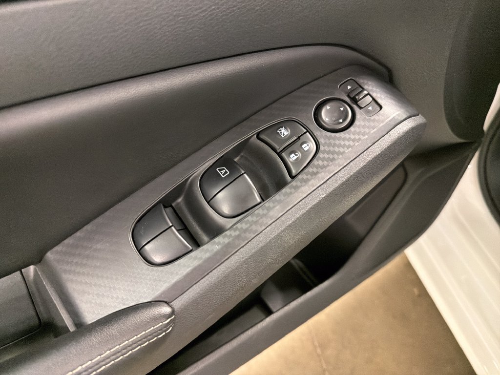 Used 2025 Nissan Altima 2.5 SV FWD image 22