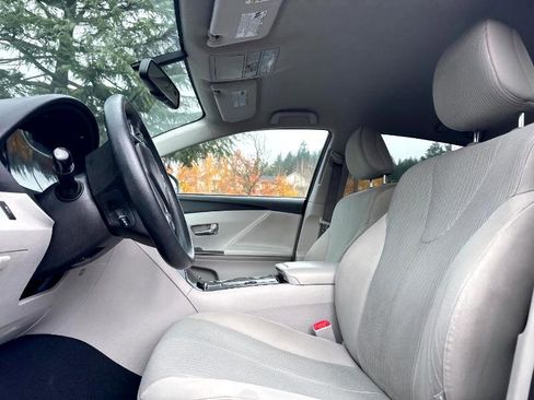 Used 2015 Toyota Venza LE image 11