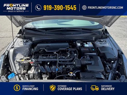 Used 2022 Hyundai Elantra SE FWD image 3