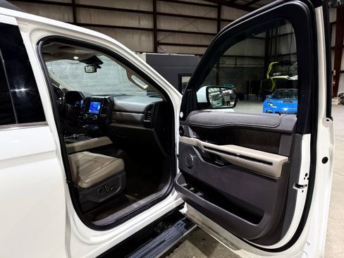 Used 2020 Ford Expedition Max Limited w/ Equipment Group 301A AWD/4WD image 25