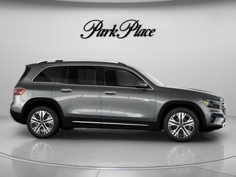 Used 2026 Mercedes-Benz GLB 250 image 25