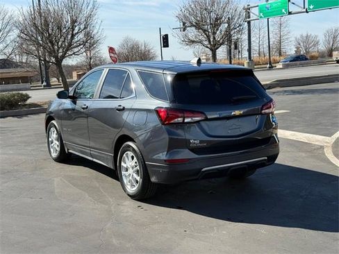 Used 2023 Chevrolet Equinox LT image 3