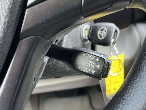 Used 2017 Toyota Camry LE image 22