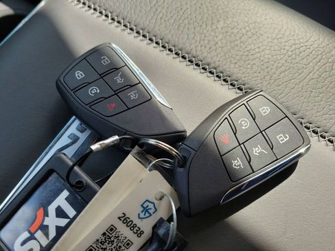 Certified 2025 GMC Yukon XL Denali image 41