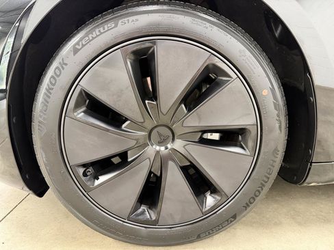 Used 2024 Tesla Model 3 Long Range AWD/4WD image 7