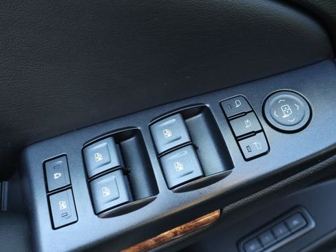 Used 2019 Chevrolet Tahoe Premier image 16