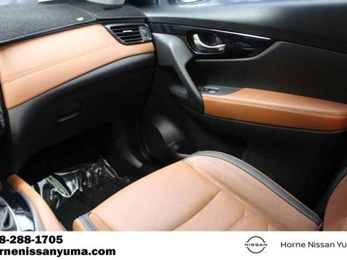 Used 2018 Nissan Rogue SL w/ Premium Package FWD image 11