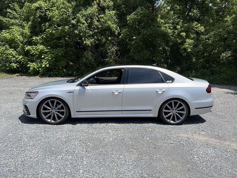 Used 2018 Volkswagen Passat 3.6 FWD image 8