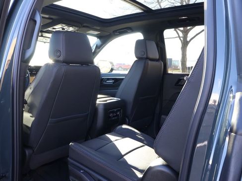 New 2026 Chevrolet Suburban RST image 39