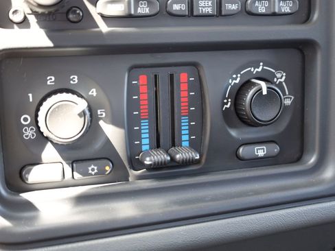 Used 2004 GMC Sierra 1500 SLE w/ Off-Road Package AWD/4WD image 16