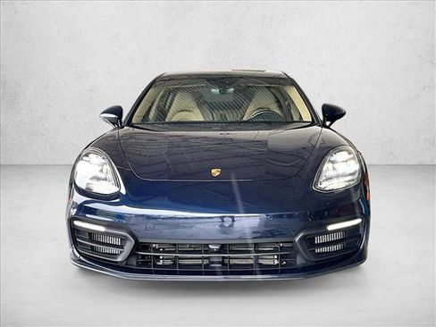 Used 2021 Porsche Panamera image 3