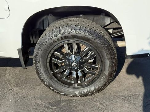 Used 2019 Chevrolet Silverado 1500 LT w/ All-Star Edition image 4