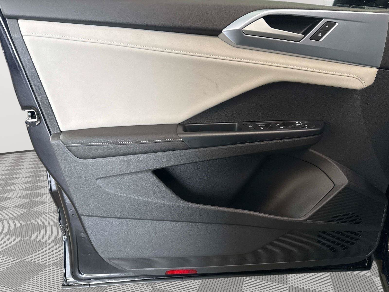 New 2026 Volkswagen Taos SE AWD/4WD image 18