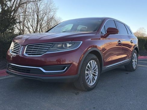 Used 2017 Lincoln MKX Select w/ Select Plus Package image 11