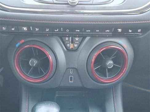 Used 2021 Chevrolet Blazer RS w/ Enhanced Convenience Package image 19