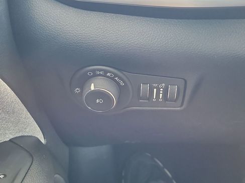 Used 2024 Jeep Compass Latitude AWD/4WD image 23