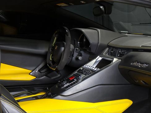 Used 2013 Lamborghini Aventador LP 700-4 image 20