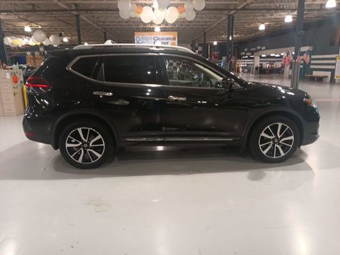 Used 2019 Nissan Rogue SL w/ Premium Package AWD/4WD image 9