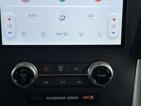 Used 2024 Ford Edge SEL w/ Convenience Package image 24