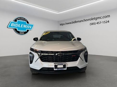 New 2026 Chevrolet Trax RS image 2