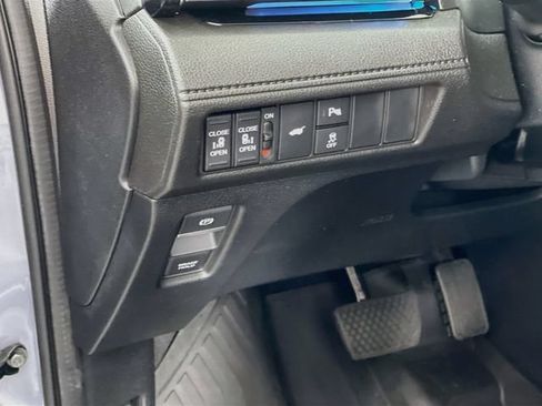 Used 2026 Honda Odyssey Touring image 11
