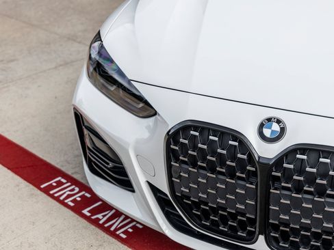 Used 2024 BMW 430i Coupe w/ M Sport Package RWD image 18