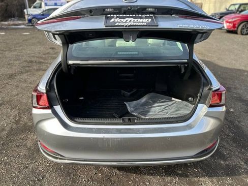 Certified 2024 Lexus ES 300h w/ Luxury Package image 10