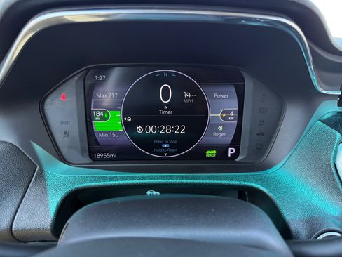 Used 2023 Chevrolet Bolt LT w/ Infotainment Package FWD image 11