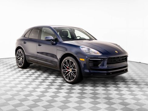 Certified 2022 Porsche Macan S image 6
