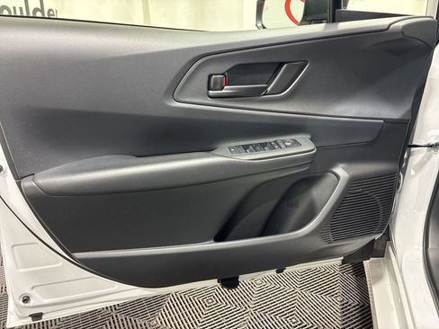 Used 2025 Toyota Prius Plug-In Hybrid FWD image 23