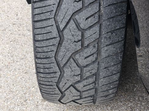 Used 2019 Chevrolet Tahoe LT RWD image 11